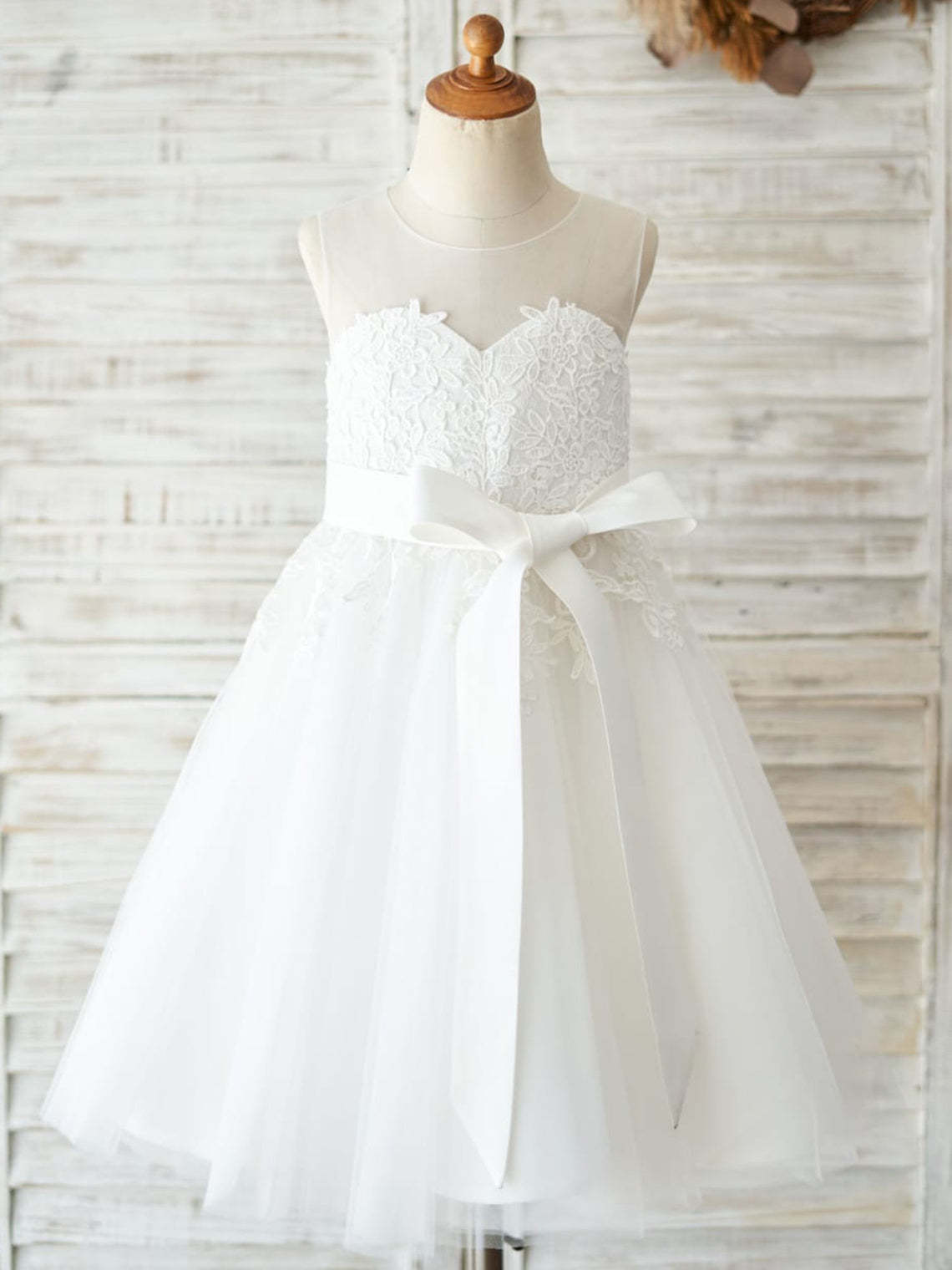 Knee-length Flower Girl Dress in Lace Tulle for First Communion