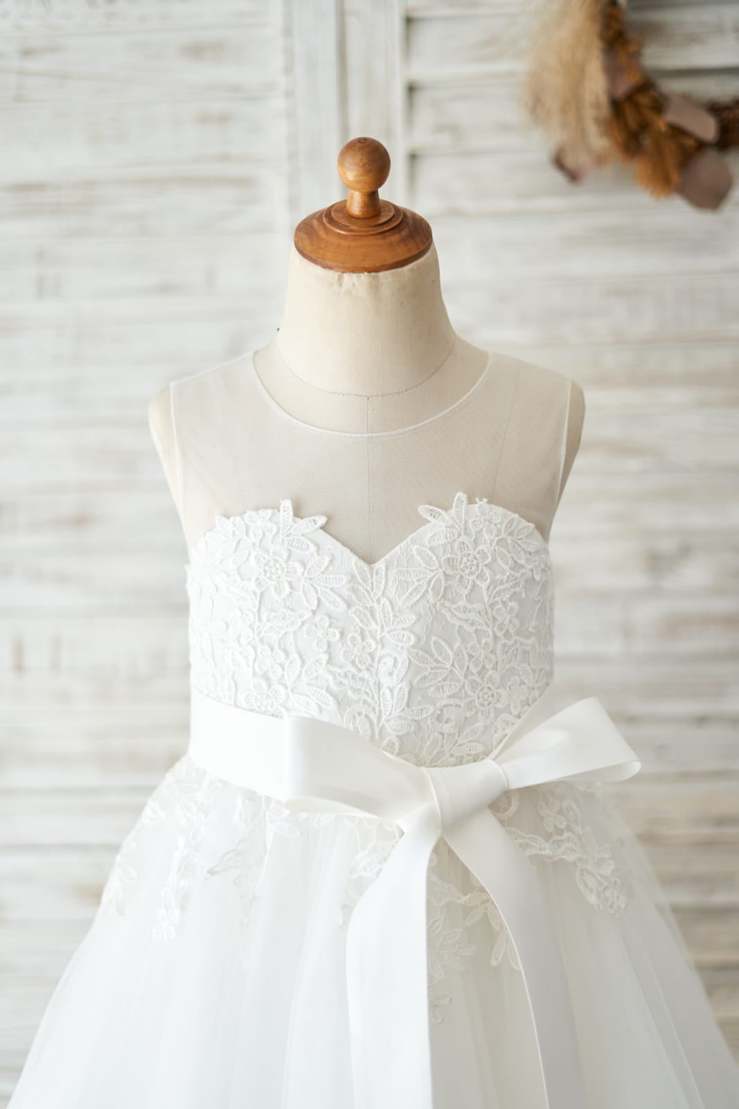 Knee-length Flower Girl Dress in Lace Tulle for First Communion