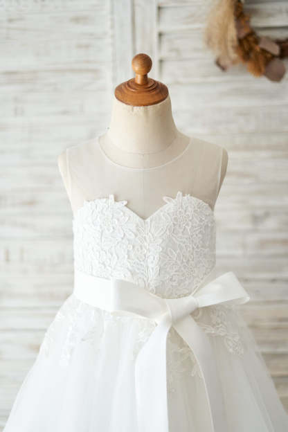 Knee-length Flower Girl Dress in Lace Tulle for First Communion