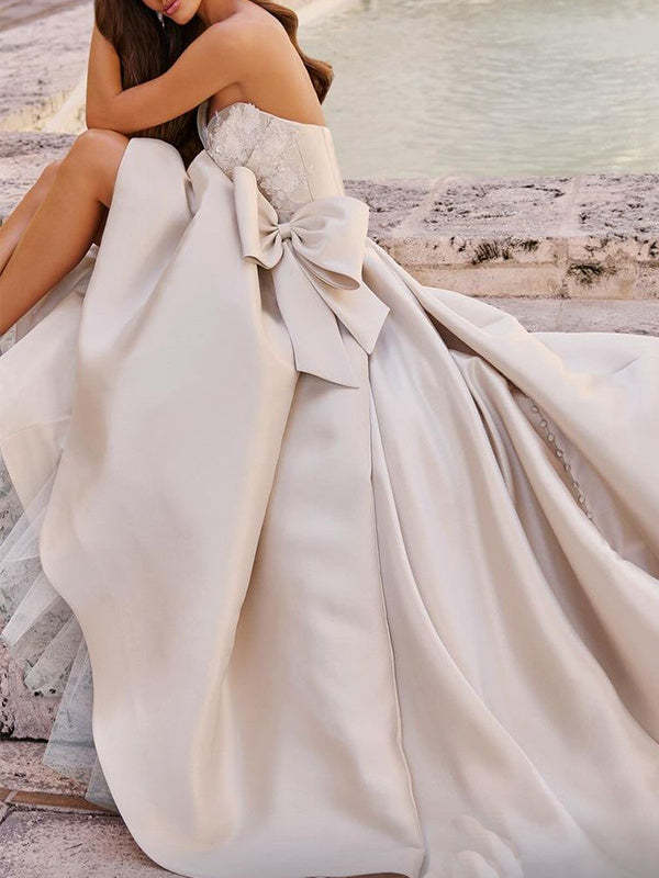 Sweetheart A-Line Princess Wedding Dress with Court Train and Bow(s), Sleeveless