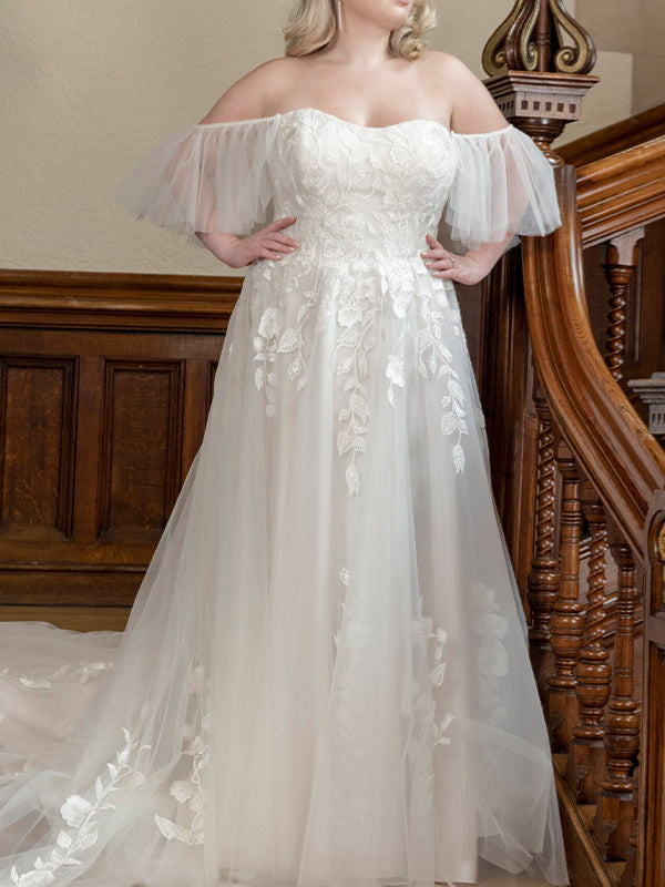 Off-the-shoulder Sleeveless A-Line Princess Wedding Dress with Tulle Sweep Train and Appliques Lace