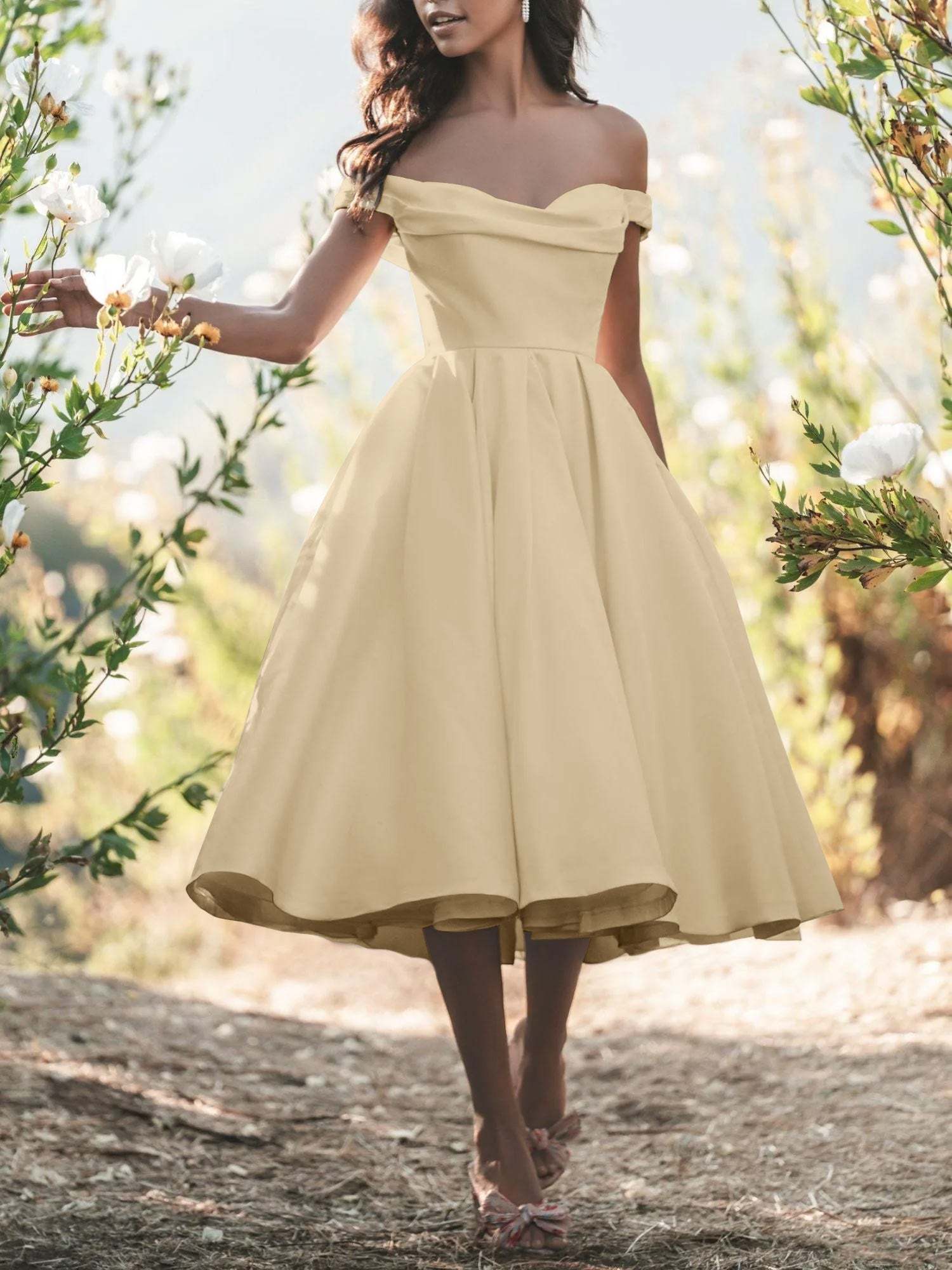 Elegant Off-the-Shoulder Satin Wedding Gown in A-Line/Princess Tea-Length