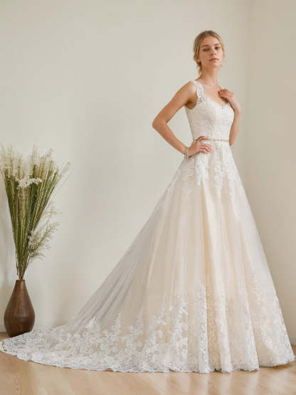 Sweetheart Neck Sleeveless A-Line Princess Floor-Length Wedding Dresses with Appliques