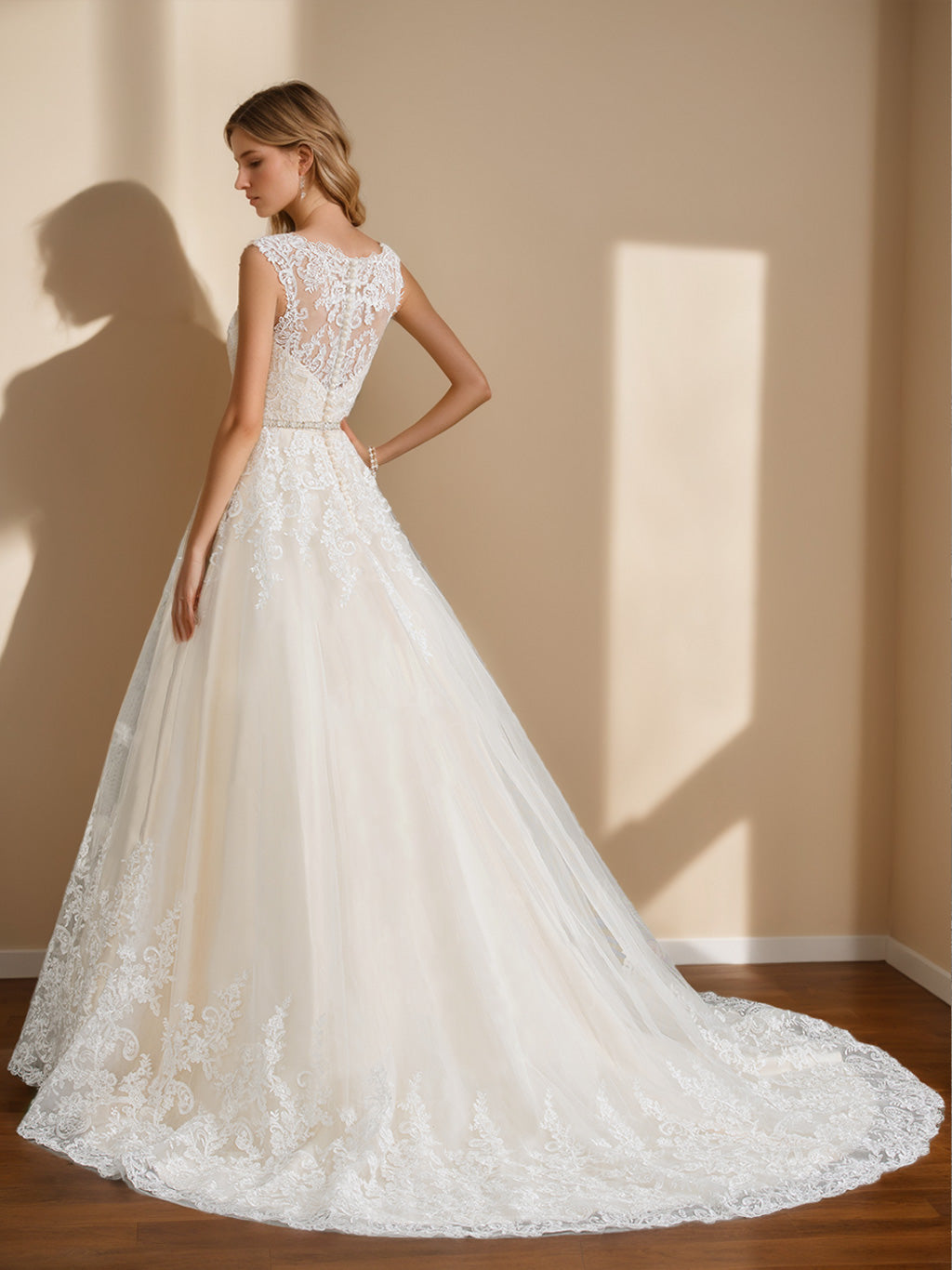 Sweetheart Neck Sleeveless A-Line Princess Floor-Length Wedding Dresses with Appliques