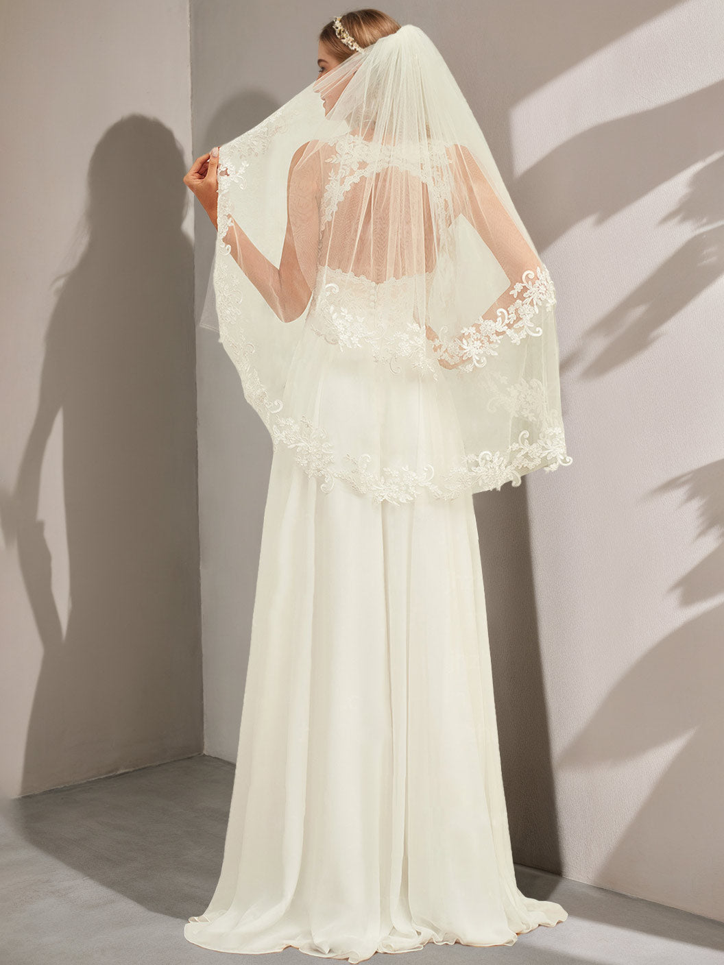 Sleeveless Floor-Length Lace Wedding Dress with Appliques in A-Line/Princess V-Neck Style