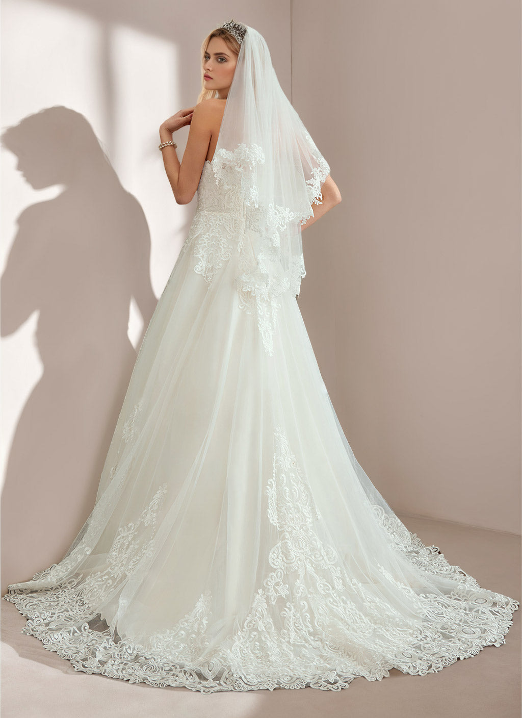 Strapless Sleeveless A-Line Princess Floor-Length Wedding Dress with Lace and Applique