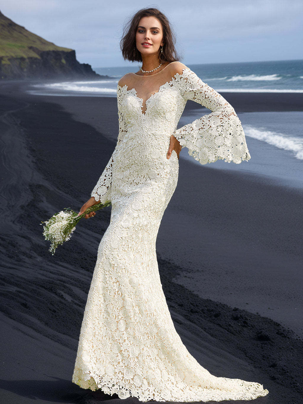 Mermaid/Trumpet Scoop Neck Wedding Gown with Long Sleeves and Lace Appliques