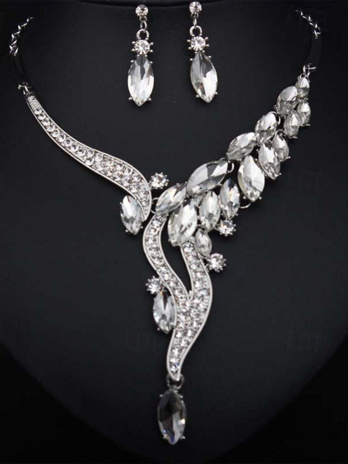 Vintage 3-piece Rhinestone Alloy Jewelry Set for Women - Earrings and Necklace