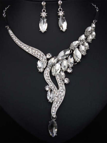Vintage 3-piece Rhinestone Alloy Jewelry Set for Women - Earrings and Necklace