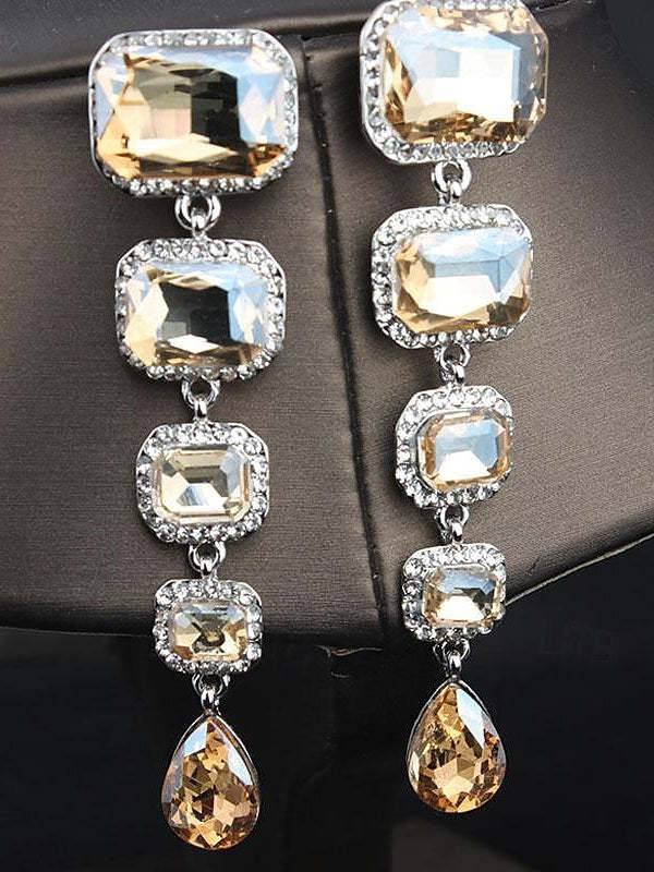 Elegant Vintage Stud Earrings for Women in Champagne Red or Blue - Stylish Luxury Jewelry