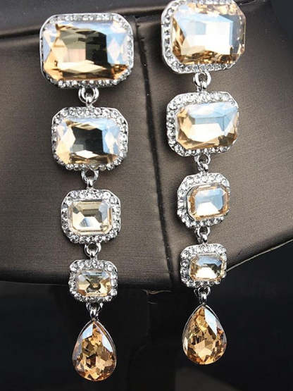 Elegant Vintage Stud Earrings for Women in Champagne Red or Blue - Stylish Luxury Jewelry