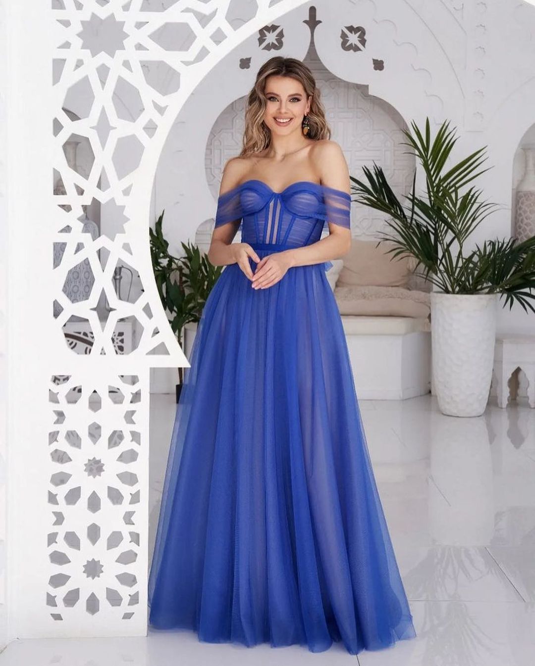 Stunning Tulle Off the Shoulder Sweetheart Strapless Royal Blue Prom Dress