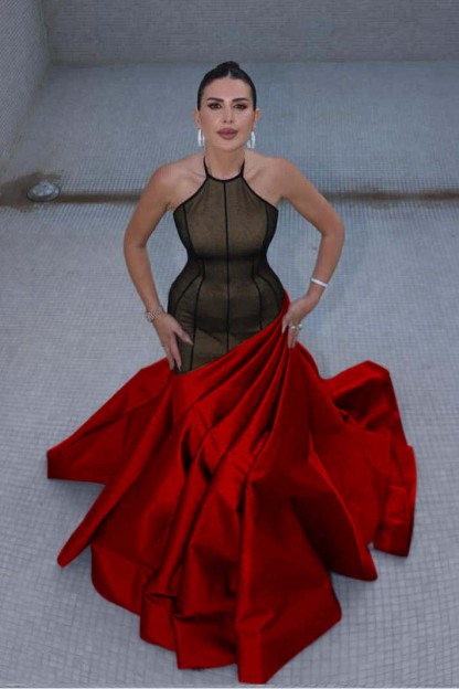 Stunning Halter Sleeveless Long Mermaid Prom Dress With Pleated