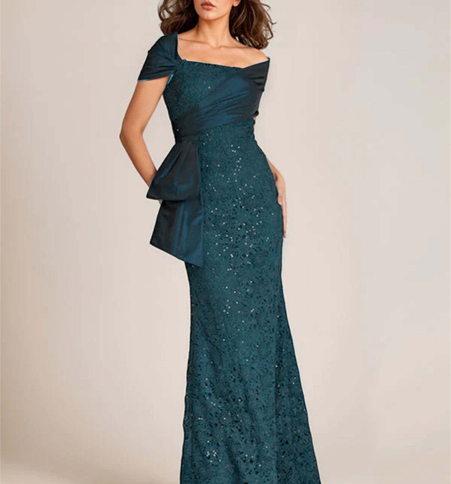 Off-the-Shoulder Lace Trumpet/Mermaid Mother of the Bride Dresses Featuring Applique & Beading