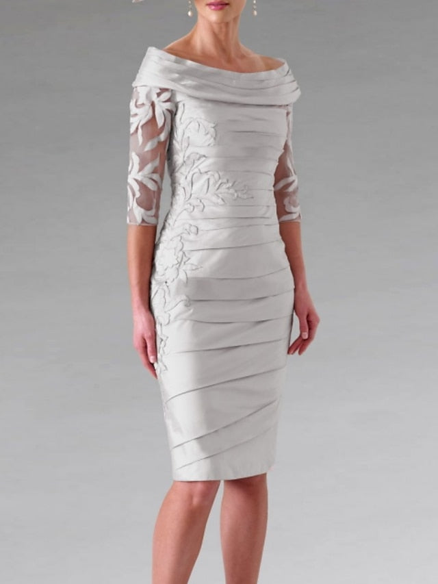 Half-Sleeve Knee-Length Sheath/Column Mother of the Bride Dress with Ruching and Appliques