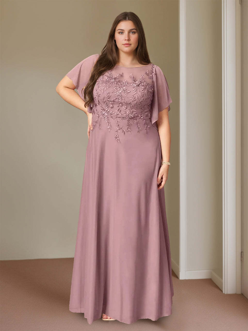 Plus Size Floor-Length Mother of the Bride A-Line Dress with Lace Round Neck and Short Sleeves