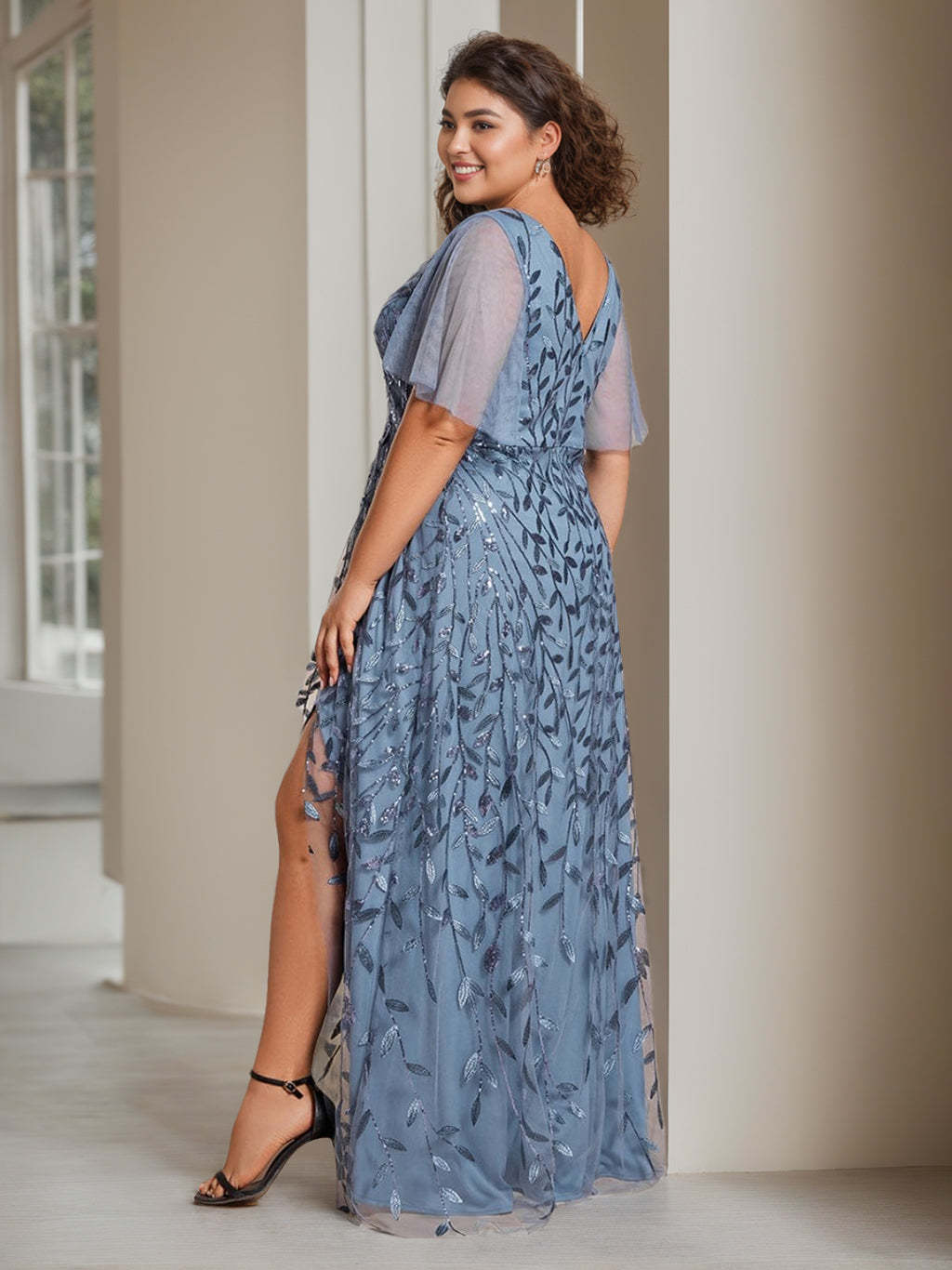 Plus Size Asymmetrical A-Line Princess V-Neck Short Sleeve Mother of the Bride Dress with Sequins