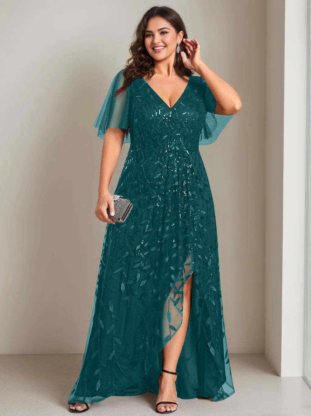 Plus Size Asymmetrical A-Line Princess V-Neck Short Sleeve Mother of the Bride Dress with Sequins