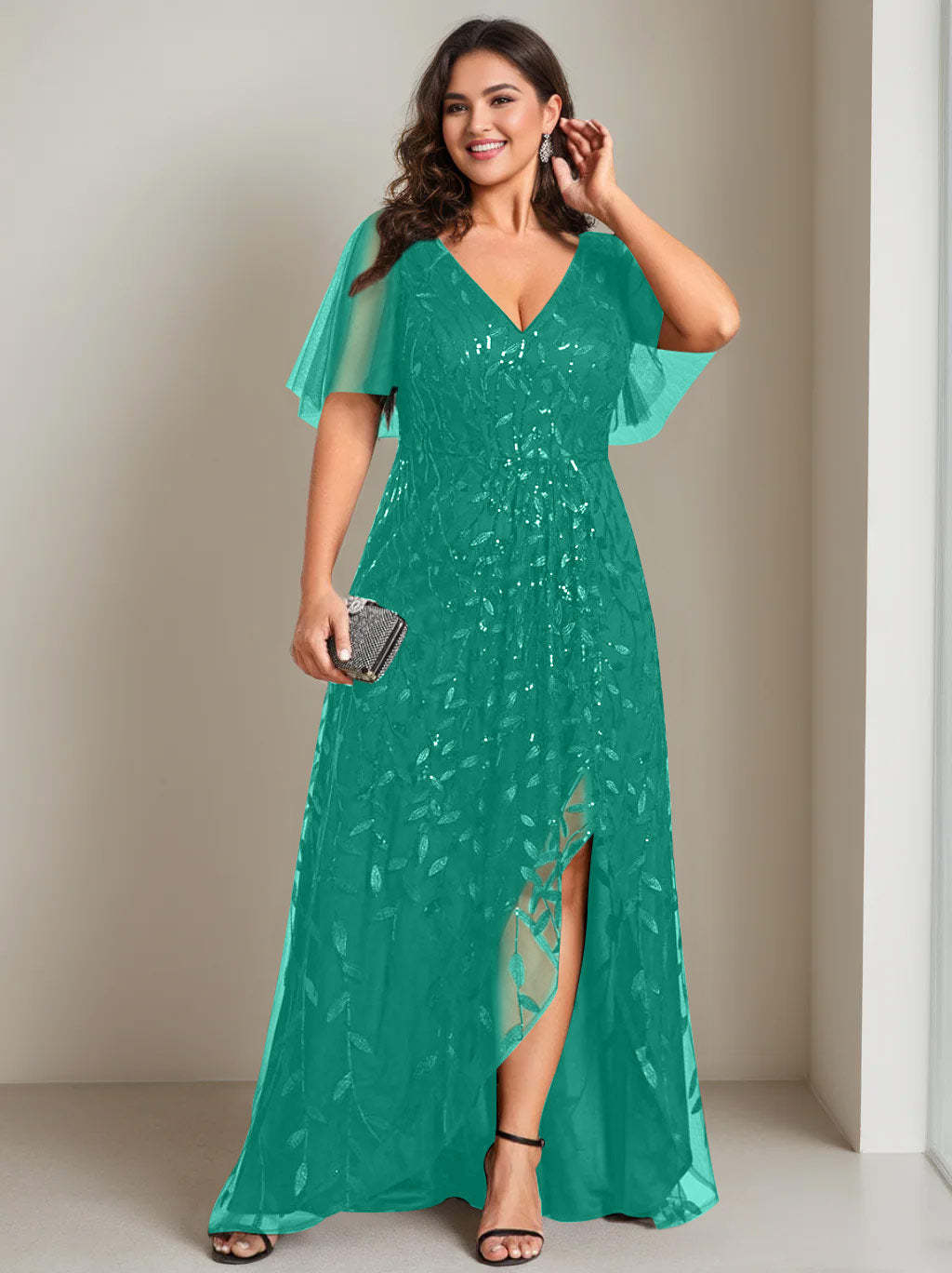 Plus Size Asymmetrical A-Line Princess V-Neck Short Sleeve Mother of the Bride Dress with Sequins