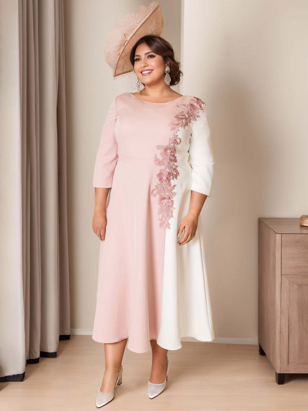 Elegant Plus Size Mother of the Bride A-Line/Princess Dress with 3/4 Sleeves Scoop Neck and Floral Appliques-BMbridal.UK