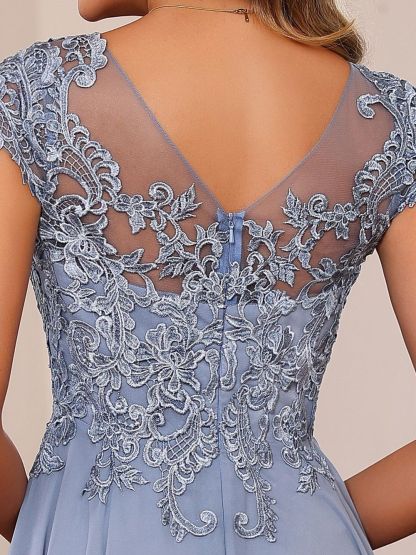 Floor-Length A-Line Mother of the Bride Dress with Scoop Neck and Short Sleeves Featuring Appliques