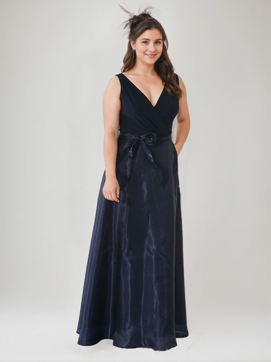V-Neck Sleeveless A-Line Floor-Length Plus Size Mother of the Bride Dress with Bow