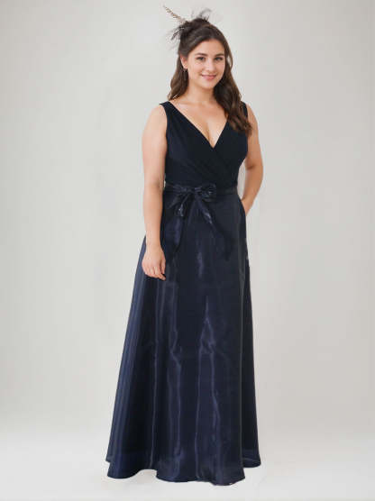V-Neck Sleeveless A-Line Floor-Length Plus Size Mother of the Bride Dress with Bow