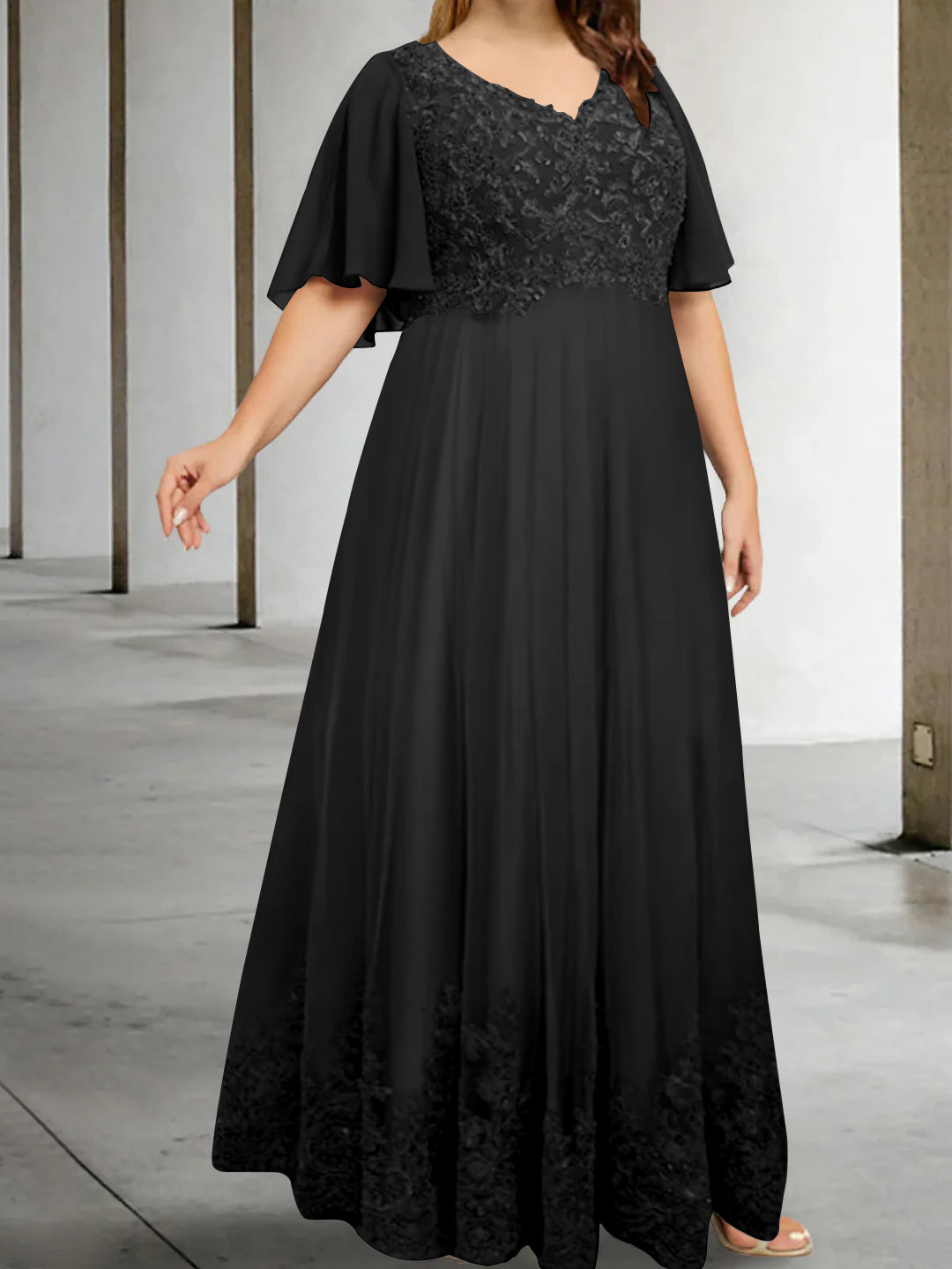 Plus Size V-Neck A-Line Princess Floor-Length Mother of the Bride Dress with Appliques and Half Sleeves-BMbridal.UK