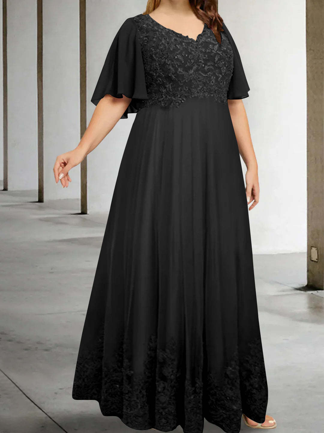 Plus Size V-Neck A-Line Princess Floor-Length Mother of the Bride Dress with Appliques and Half Sleeves-BMbridal.UK