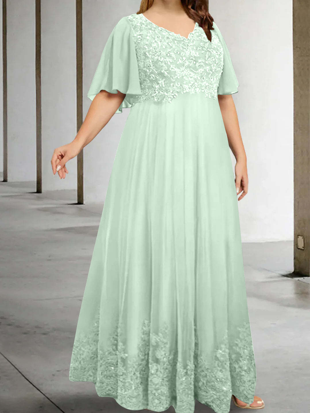 Plus Size V-Neck A-Line Princess Floor-Length Mother of the Bride Dress with Appliques and Half Sleeves-BMbridal.UK
