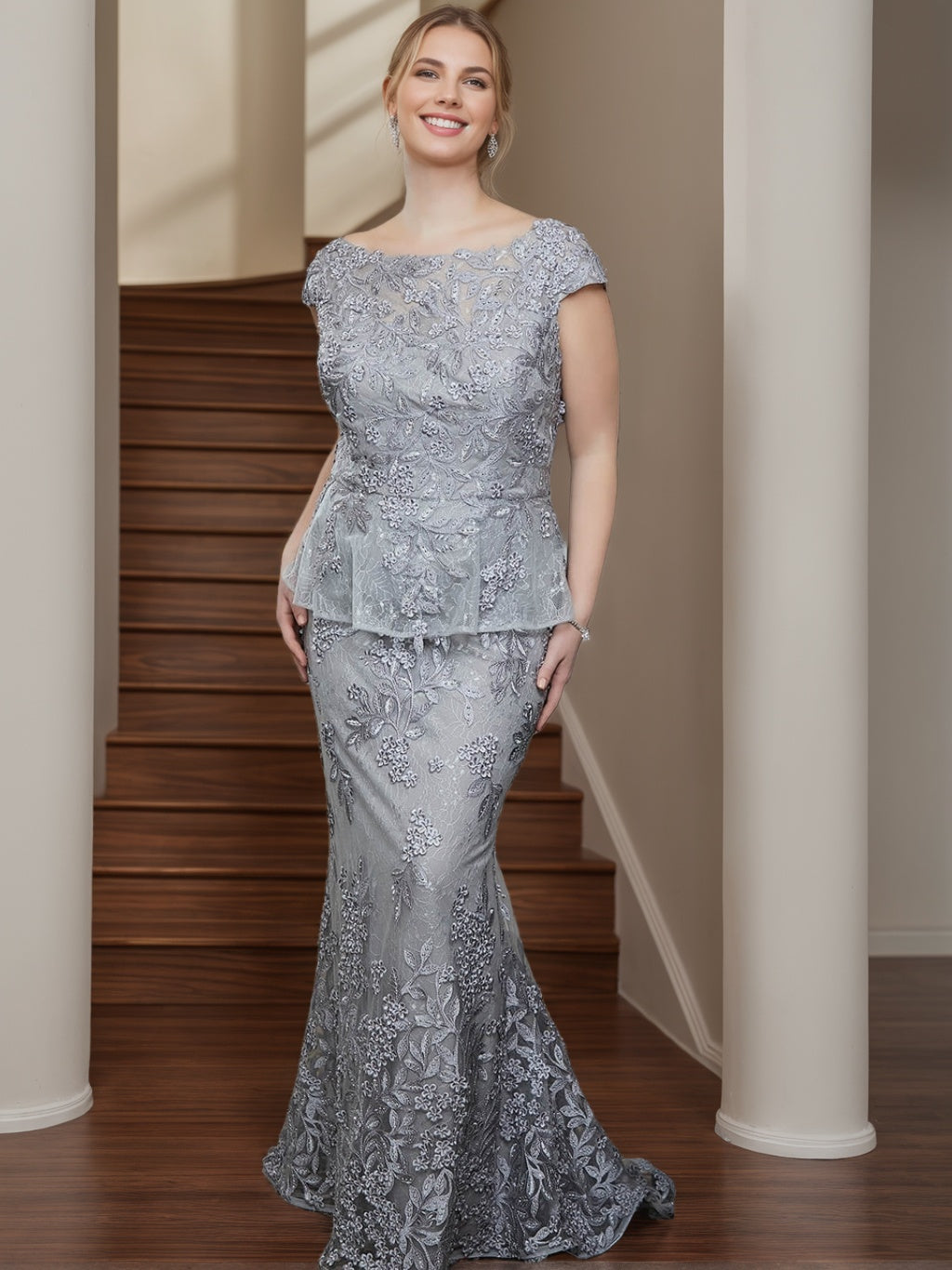 2-Piece Plus Size Mother of the Bride Scoop Neck Floor-Length Dresses with Appliques and Short Sleeves-BMbridal.UK