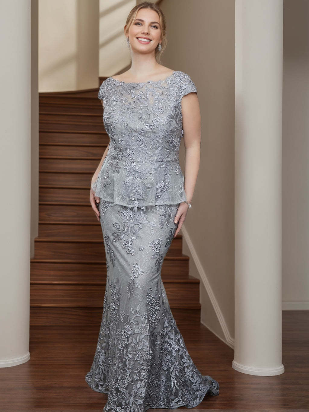 2-Piece Plus Size Mother of the Bride Scoop Neck Floor-Length Dresses with Appliques and Short Sleeves-BMbridal.UK
