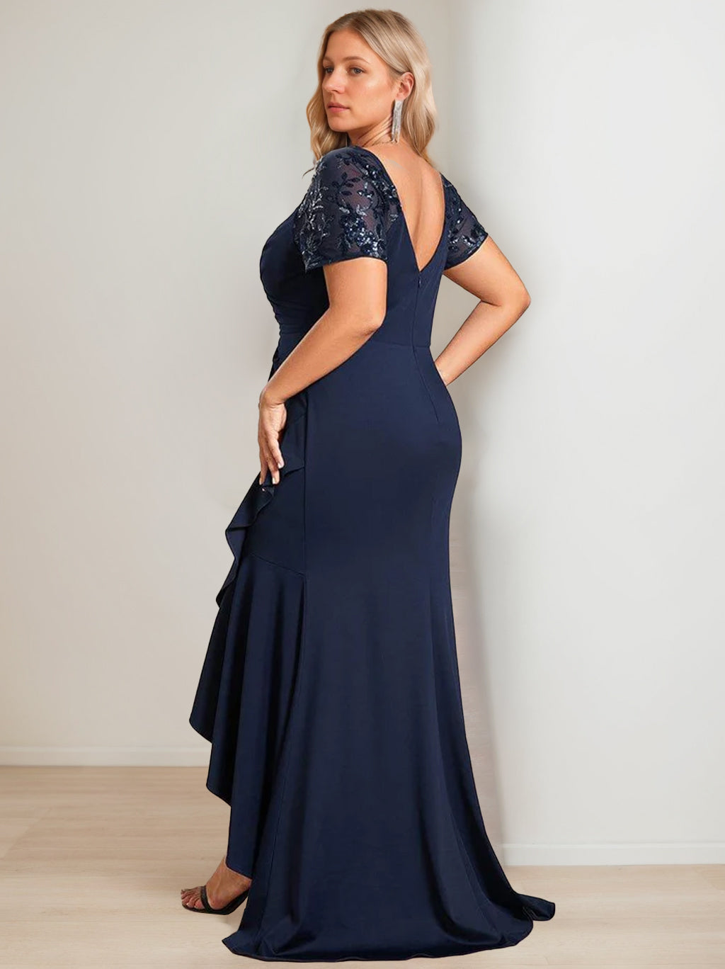 V-Neck Asymmetrical Sheath/Column Plus Size Mother of the Bride Dress with Short Sleeves and Sequins