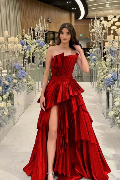 Charming Strapless Sleeveless Long Split Prom Dress With Pleated