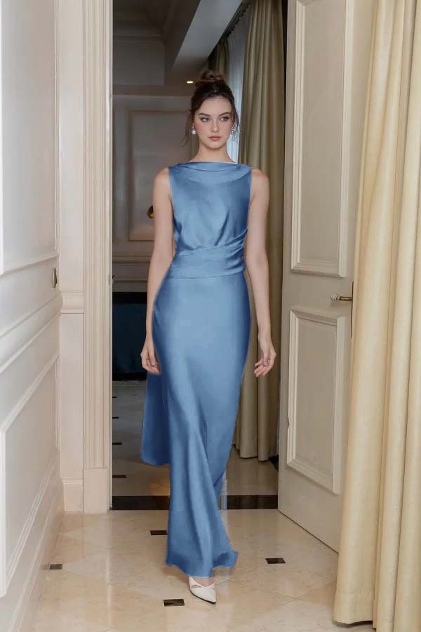 Long Slimming Sleeveless Prom Dress Flowy Backless With Pleated