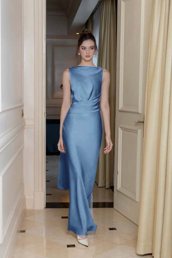 Long Slimming Sleeveless Prom Dress Flowy Backless With Pleated