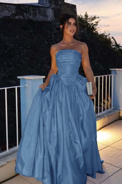 Glamorous Strapless Sleeveless Long Prom Dress With Pleated