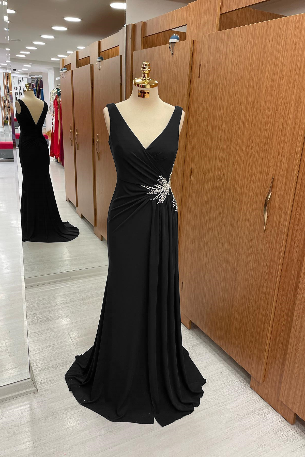 Amazing Dark Navy Straps V Neck Pleated Prom Dress With Rhinestone