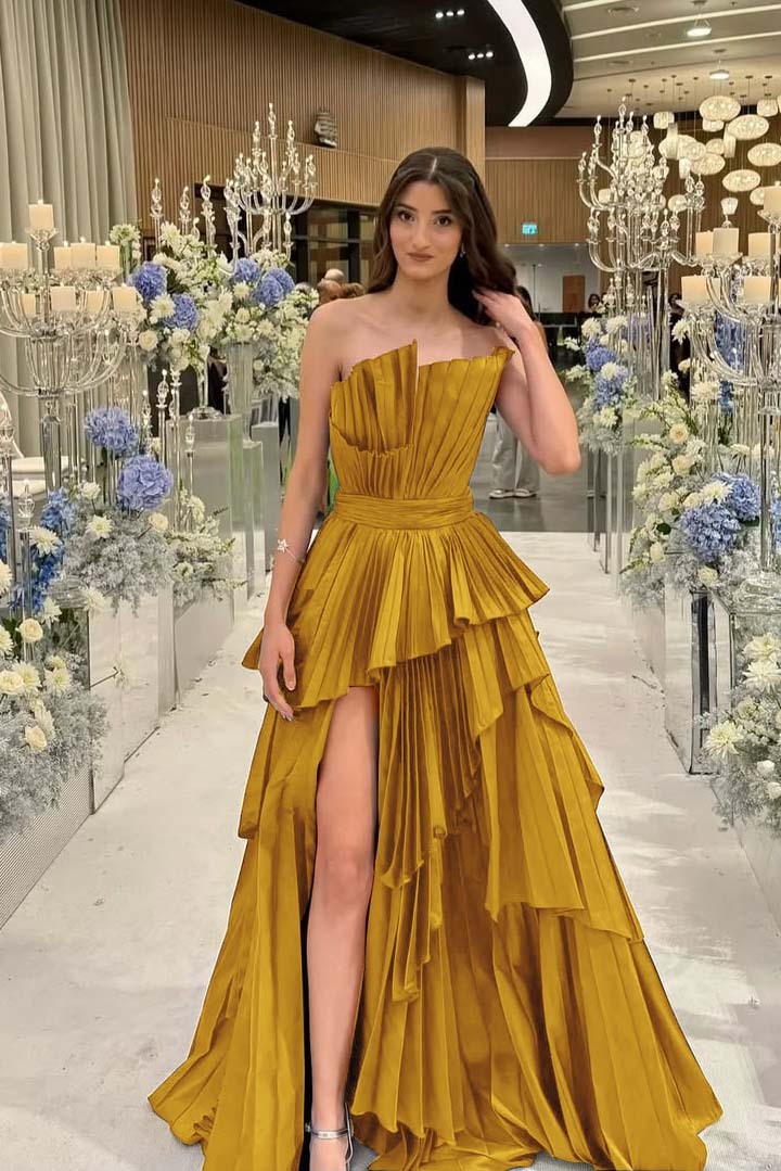 Charming Strapless Sleeveless Long Split Prom Dress With Pleated