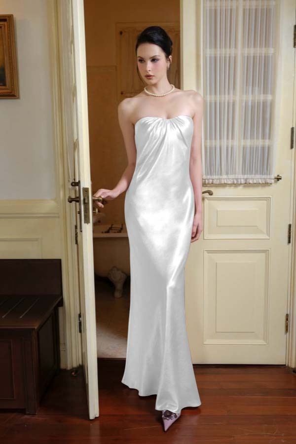 Chic Strapless Sleeveless Long Mermaid Prom Dress With Pleated