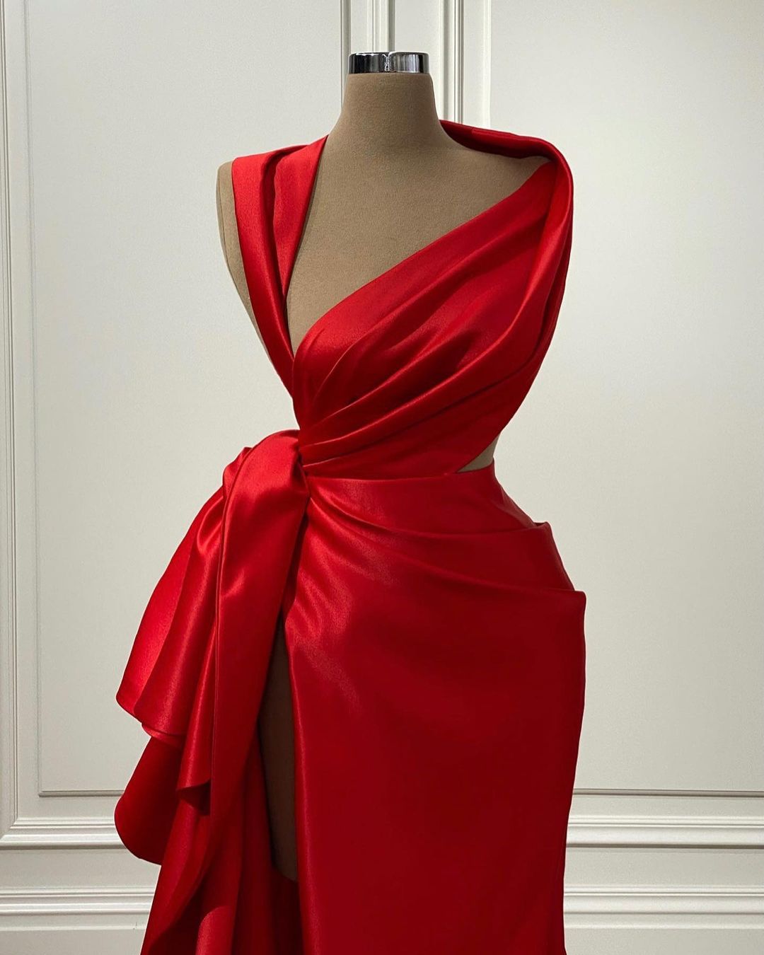 Elegant Red Charmeuse Sleeveless Long Prom Dress With High Slit
