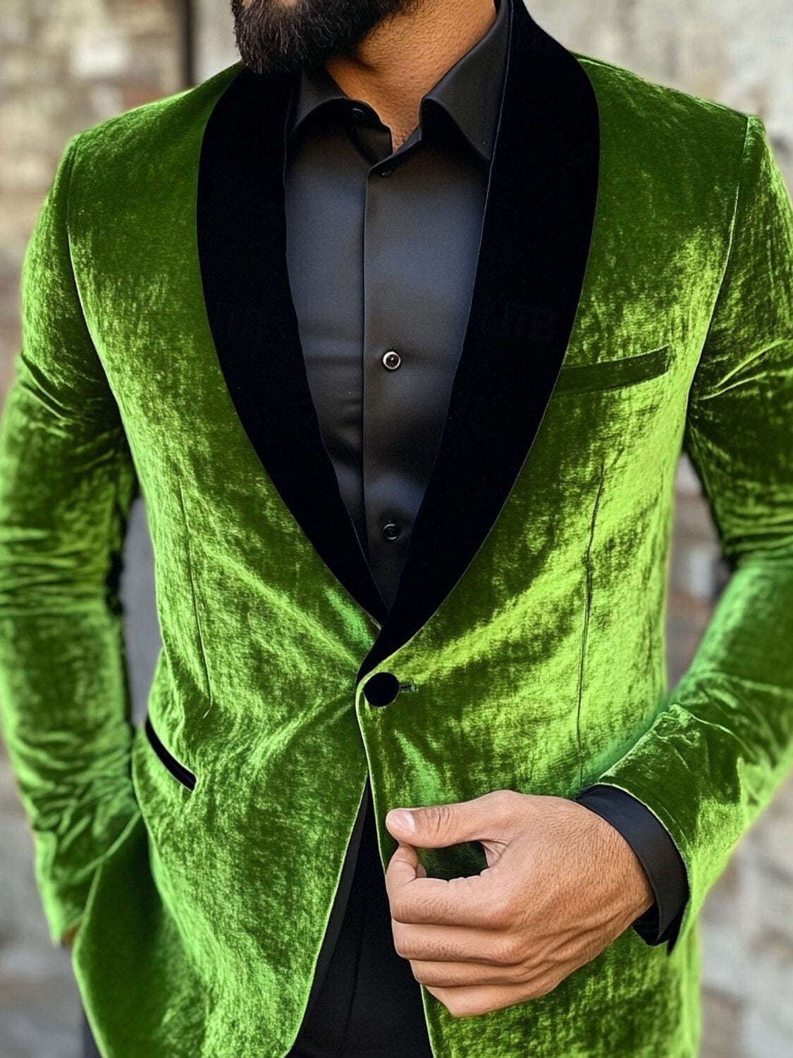 Standard Fit Single-Breasted Velvet Blazer In Green With One Button