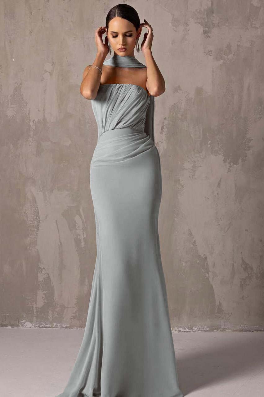 Chic Strapless Sleeveless Mermaid Long Prom Dress With Pleated