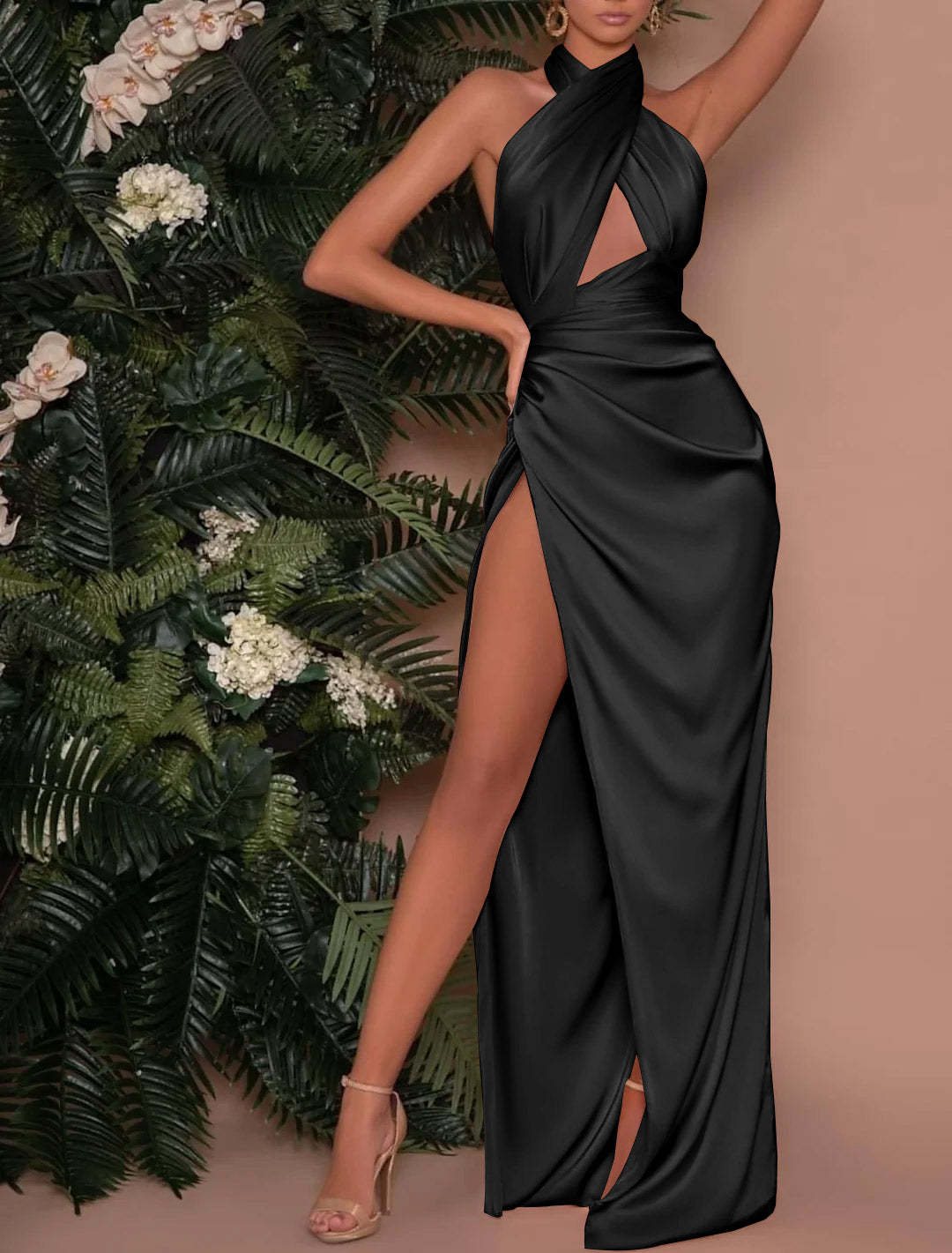 Floor-length Prom Dresses with Sheath/Column Halter Neckline