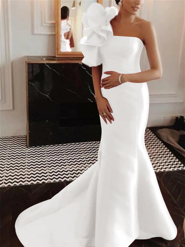 Evening Dresses with Ruffles: Strapless Sleeveless Mermaid/Trumpet Court Train