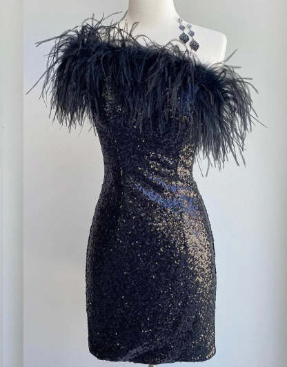 One-Shoulder Sleeveless Mini Sheath Dress with Feathers for Party or Homecoming