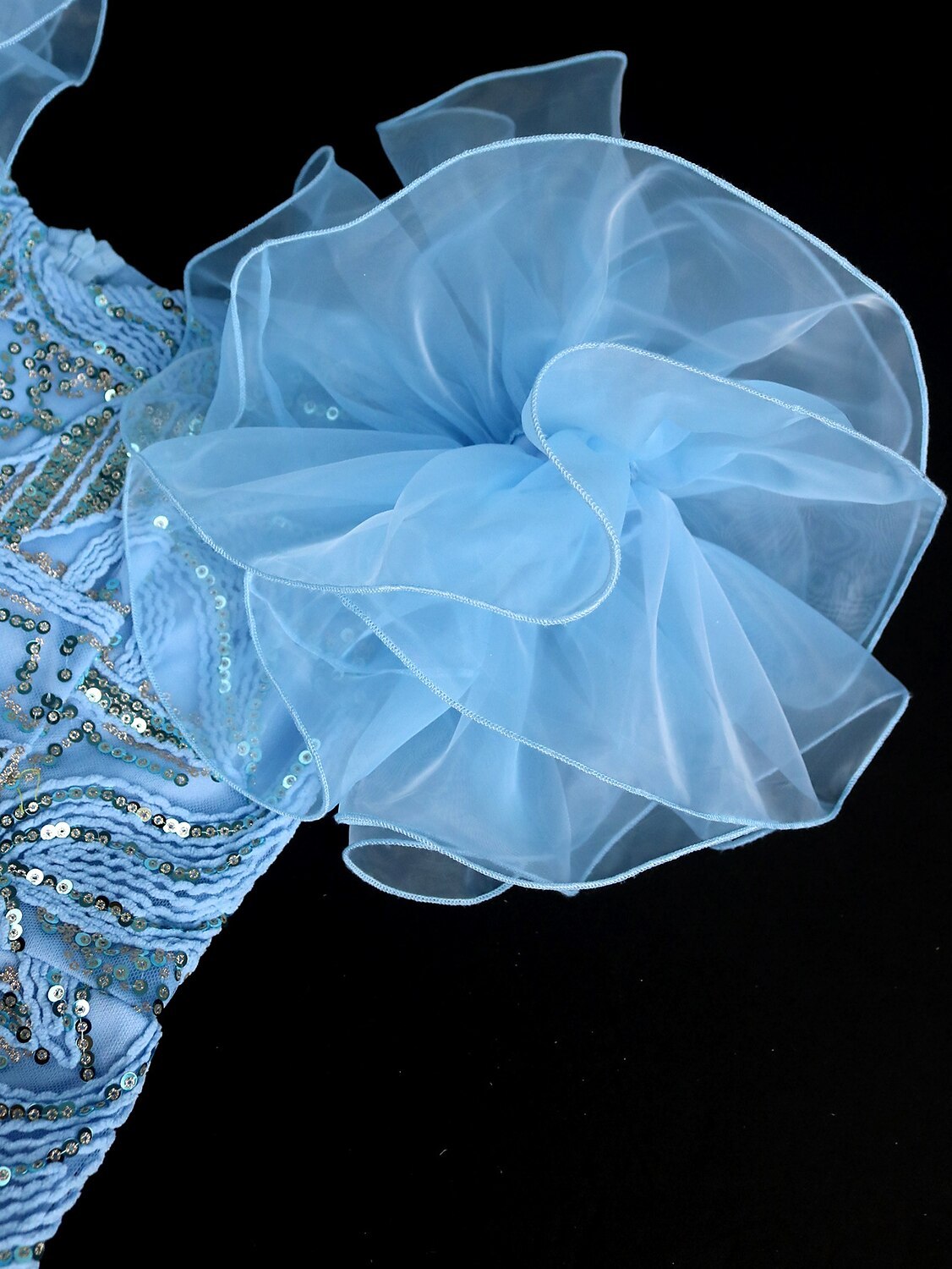 Off-the-Shoulder Sleeveless Tea-Length Cocktail Dress with Sequins for Party or Homecoming