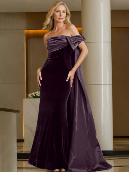 Off-the-Shoulder Sleeveless Floor-Length Evening Gown with Watteau Train