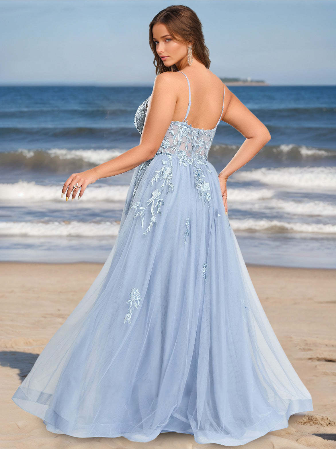 Plus Size Floor-Length Tulle Prom Dress with Appliques in A-Line/Princess V-Neck Sleeveless Style