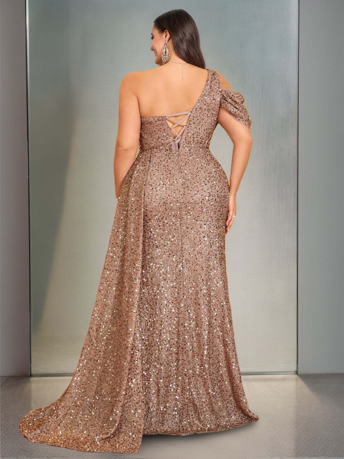 One-Shoulder Sleeveless Plus Size Prom Dress with Sequins Side Split and Watteau Train